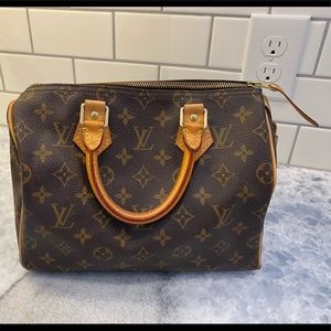 Authentic. Louis Vuitton